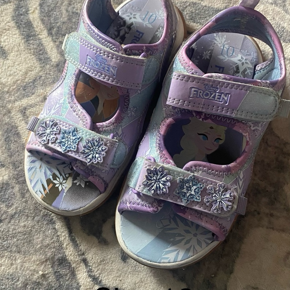 Girls' Light Purple Sandals with Snowflake Details